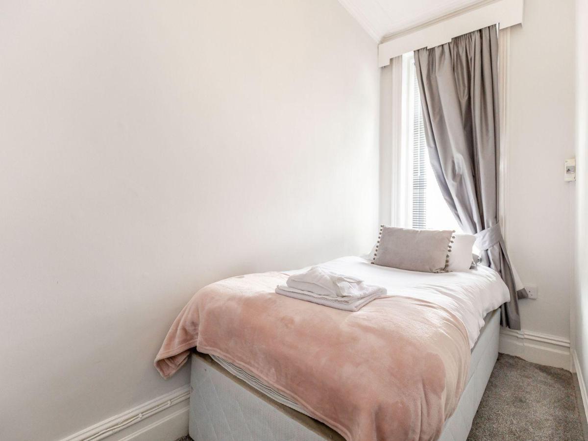 Sail Lodge Скарборо Екстер'єр фото